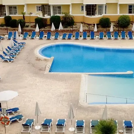 아파트 Vp Flat With Balcony And Pool View